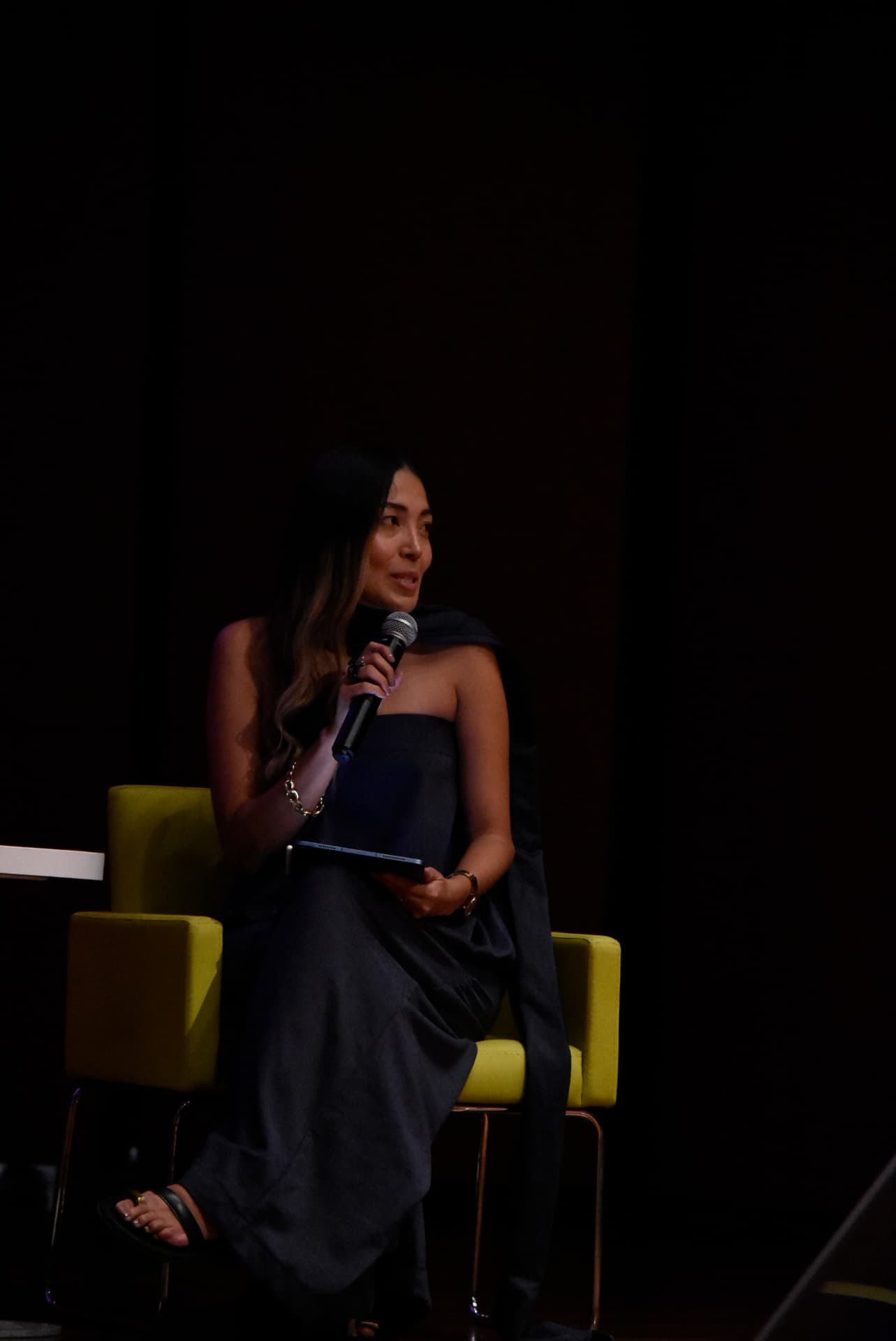 Vanessa Báez como panelista en Mujeres en la Industria de la Moda
